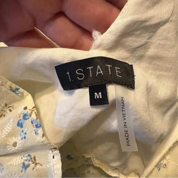 🌺1.STATE Elegant Cream Tiered Ruffle Dress Size Medium -- Small Flaw shown🌺 - Picture 5 of 7